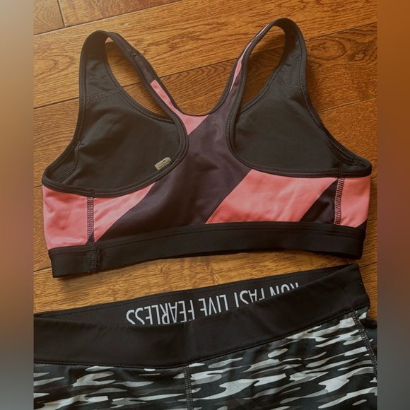 Gym bundle set (leggings + gym bra) - Picture 2 of 3
